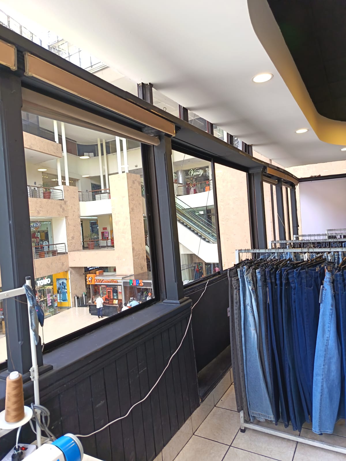 Área secundaria del local comercial